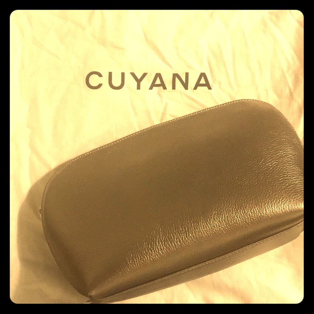 Cuyana Leather Travel Case